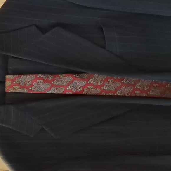 Pinstripe suit 1996 worn one time to get married in - Picture 4 of 4